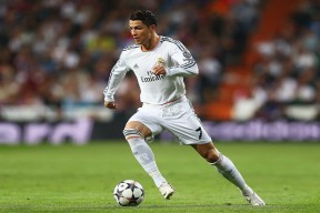 APP下载-费德勒跨界神迹，连续十场得分超助攻，德国队极限挑战